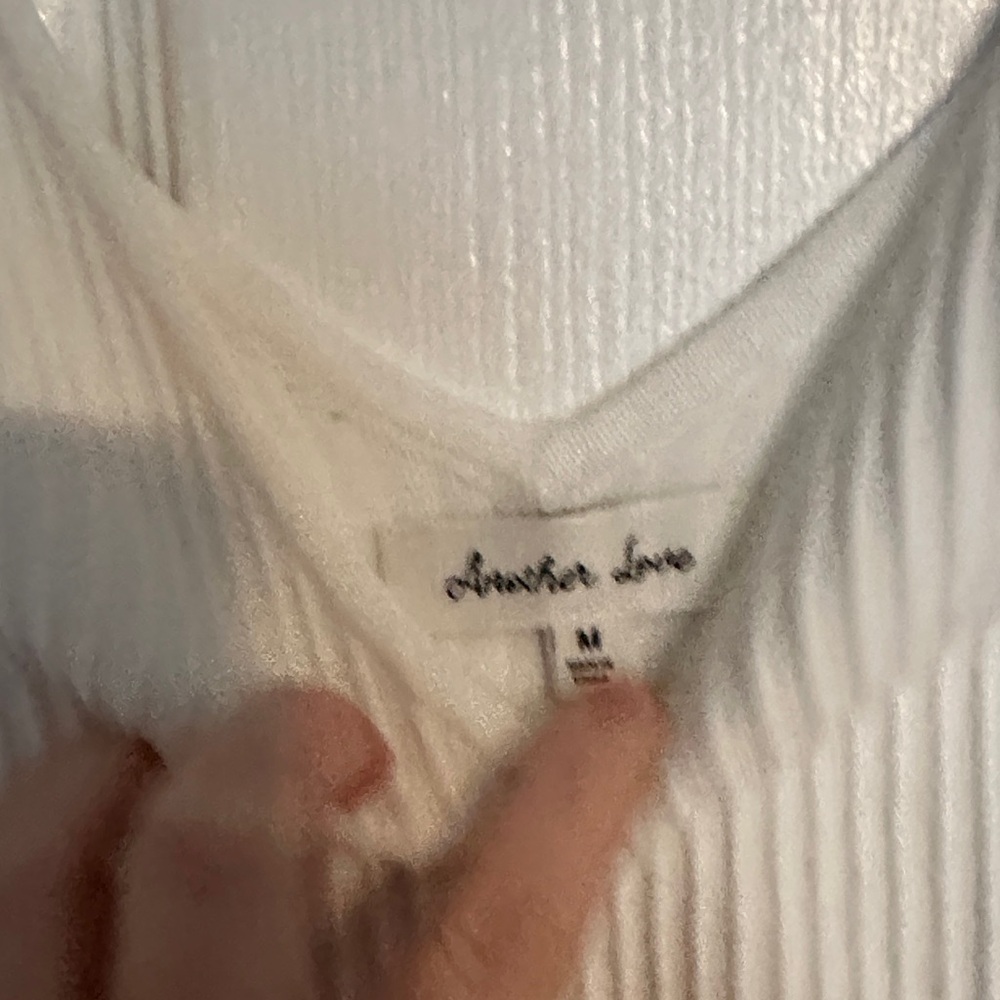Another Love White Ribbed V-Neck Tank - Picture 3 of 3